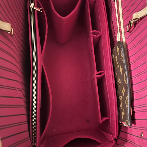 Authentic LOUIS VUITTON Monogram Neverfull GM - Picture 12 of 16